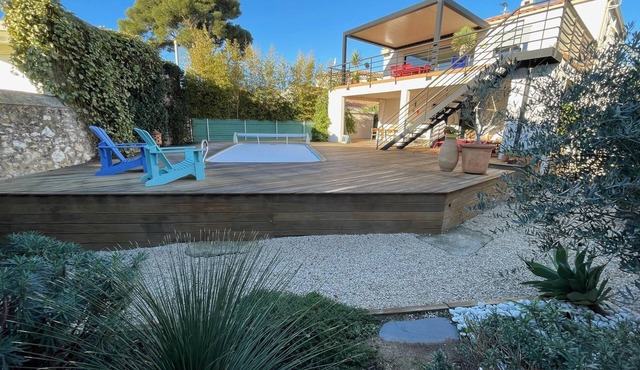 Modern villa 10 minutes from the port and shops