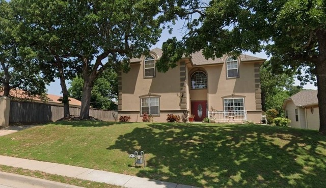 Modern Villa,1 mile from Downtown Tulsa, Historic Neighborhoods and Expwy.