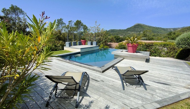 Modern villa 8 pers with view, infinity pool