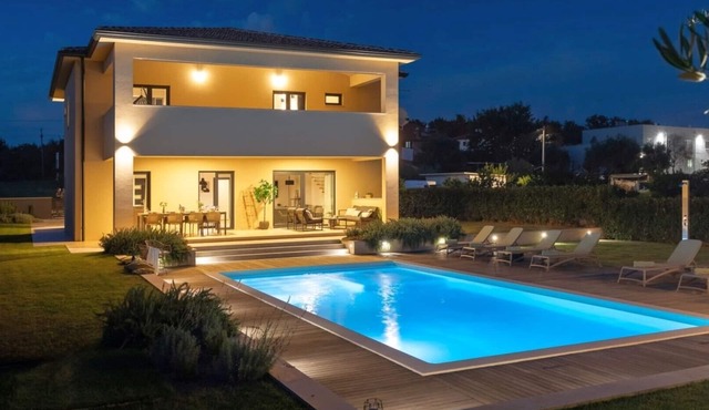 Modern Villa Amoroso in western Istria