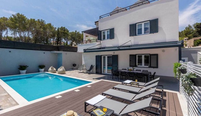 Modern villa by the sea with swimming pool