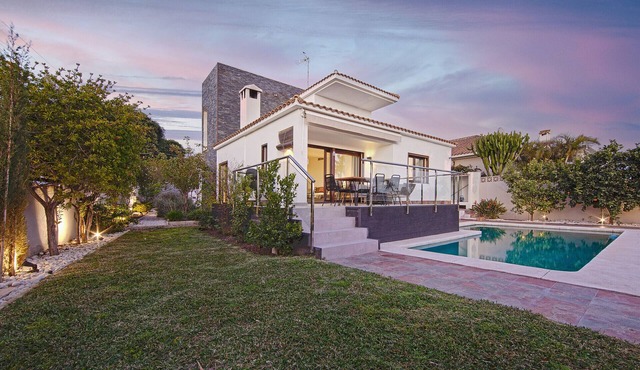 Modern villa close to the beach in Costabella, Marbella