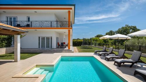 Modern villa Eva Kastel with pool near Buje
