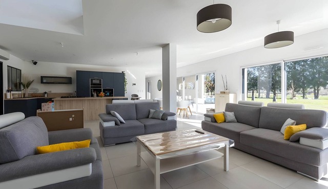 Modern Villa for 10 with Private Pool