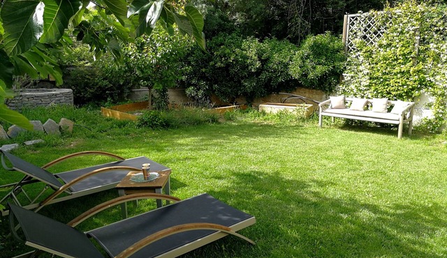 Modern villa, bright and quiet