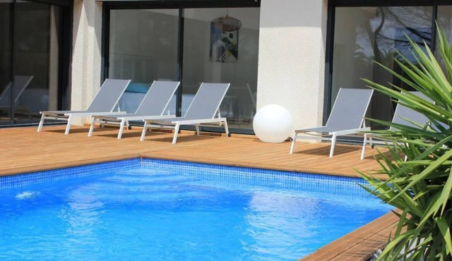 Modern villa & heated pool -Entre Port & Mer