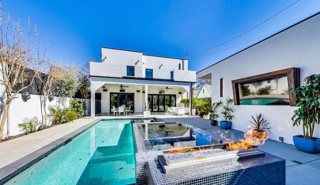 MODERN VILLA IN HEART OF WEST HOLLYWOOD