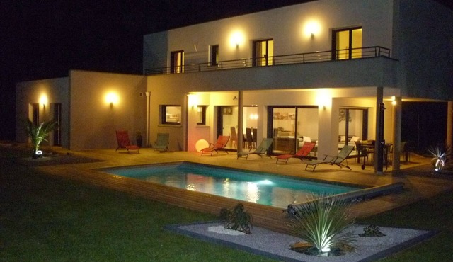 Modern villa in Les Sables d'Or with heated pool