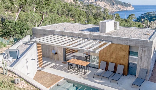 Modern Villa in Tamariu with AC, pool and amazing views. Monthly rental