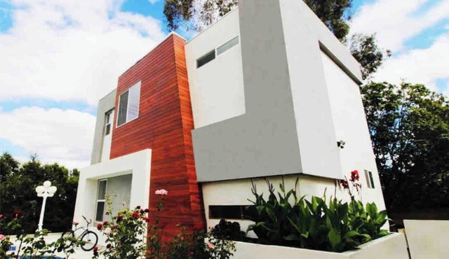 Modern Villa in West Hills