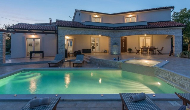 Modern Villa Melli with a pool, Whirlpool and panoramic View
