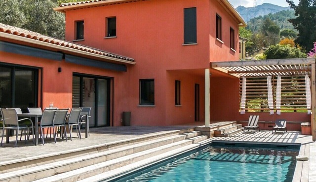 Modern villa near Cassis !