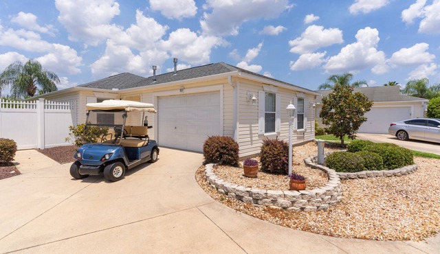 Modern Villa Retreat – 2 minutes from Lake Sumter Landing