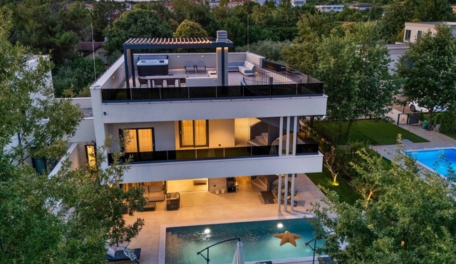 Modern Villa Tranquilla with pool, jacuzzi and sauna
