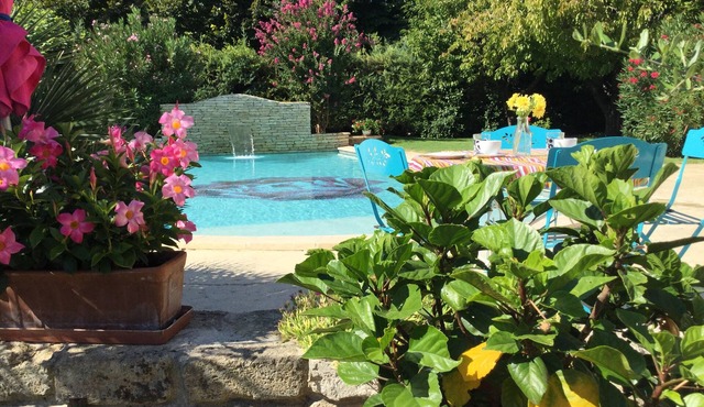 MODERN VILLA WITH POOL AT THE TOWER OF AIGUES