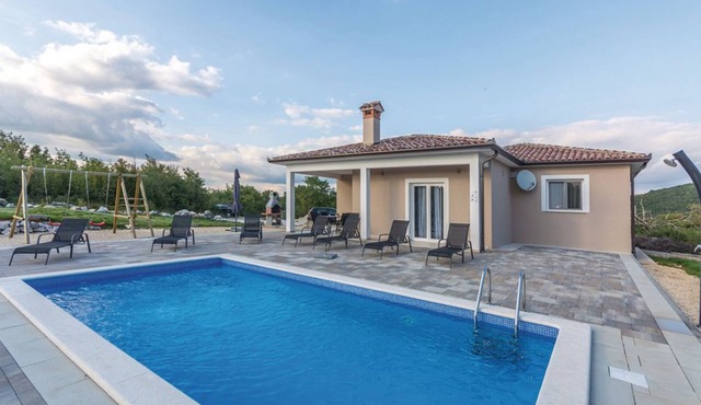 Modern Villa w/pool, a few minutes from the sea, surrounded by nature