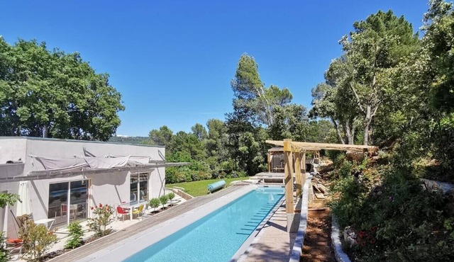 Modern villa with 25m pool near the Verdon gorges
