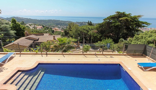 Modern Villa with Private Pool and Sea View in Roca Grossa