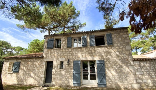 Modern villa with pool for 8 people - La Palmyre