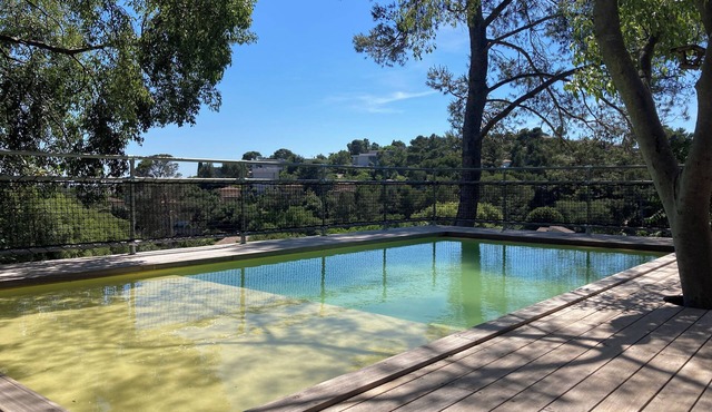 Modern villa with pool, in the heart of Garrigue