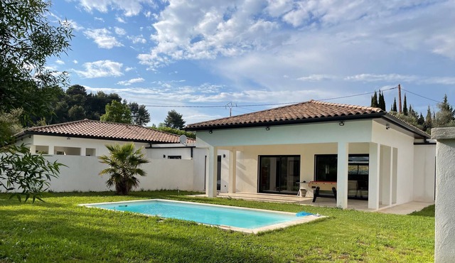 modern villa with private pool in the hills 10 MN from CASSIS