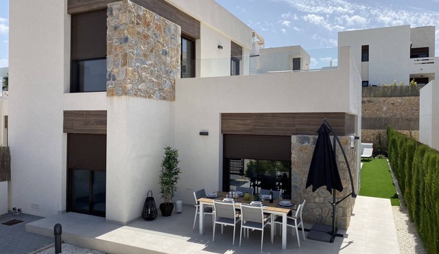 Modern villa with private pool, in the "LA FINCA GOLF" estate
