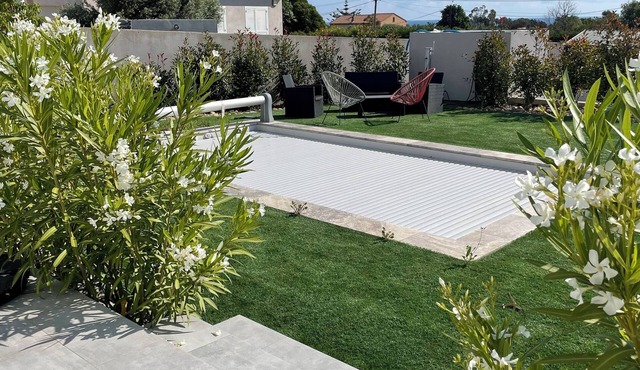 MODERN VILLA WITH PRIVATE POOL 10 MINUTES FROM THE SEA