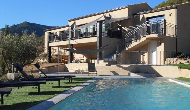 Modern villa with private swimming pool in the middle of the hills in Southern Drôme Provençale