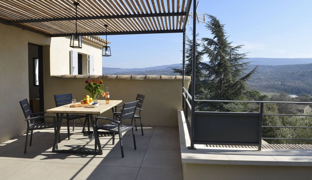 Modern village house with heated swimming pool and superb view of the Luberon.