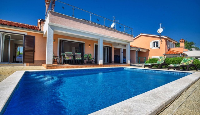 Modern villas with pool and great sea views, best amenities.