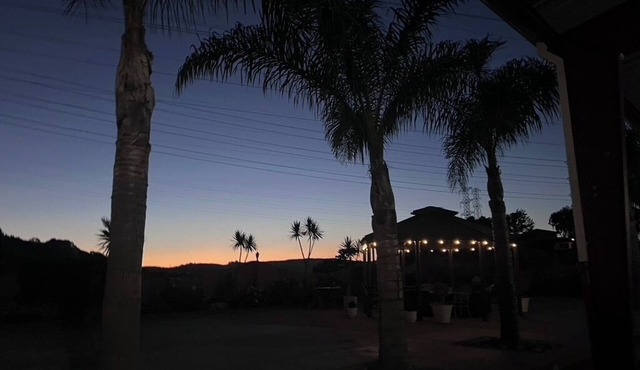 Modern Vineyard Oasis 2 br/2ba