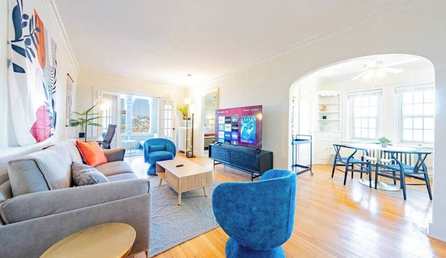 Modern Vintage Penthouse - on THE PLAZA!