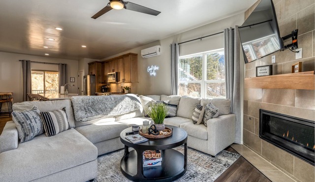 Modern Vista Vibes: Your Epic Red River Escape