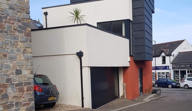 Modern, Warm and Cosy Welsh Retreat