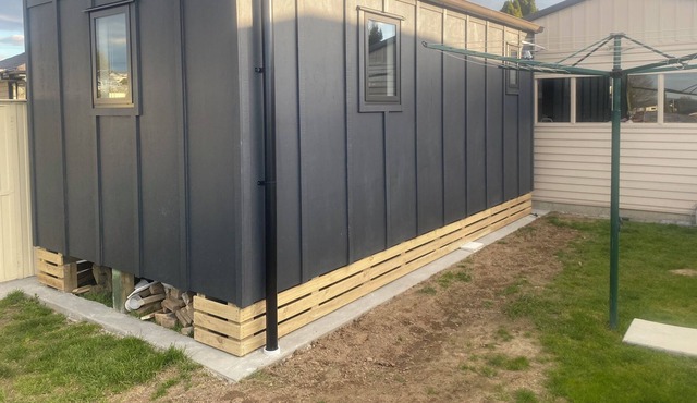 Modern, warm, central, self contained & private