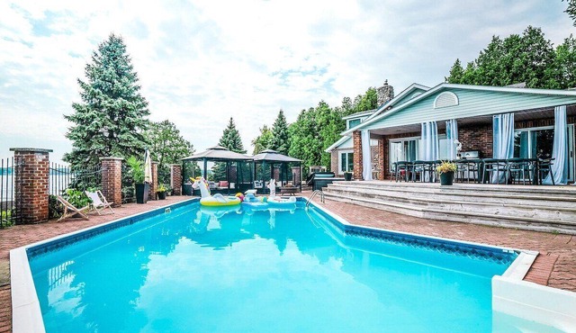 Modern Waterfront Cottage With Heated Pool by 1000 Islands!