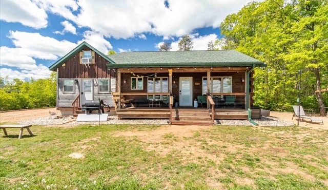 Modern Waterfront Getaway on the Wisconsin River – Between Castle Rock & Lake Petenwell