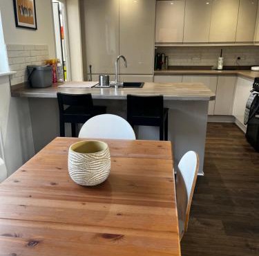 Modern, well-equipped and comfortable 3-bed home in lovely Shropshire village