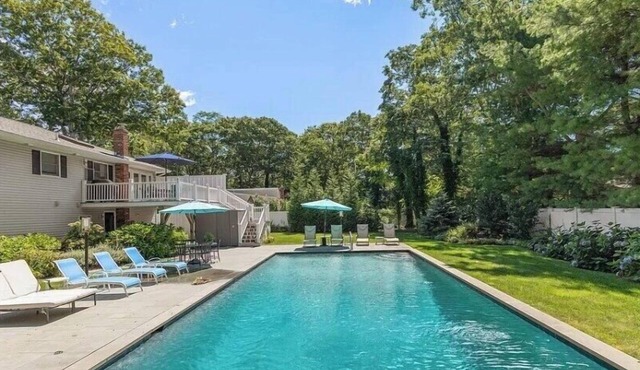 Modern Westhampton Beach Home, Private Heated Pool, Great for Friends and.