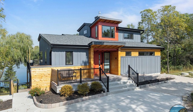 Modern Whitewater Lake Retreat on Private Cove with Views Screened Porch