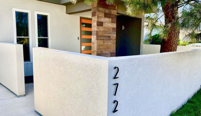 Modern Whole Home 5 BDR with Pikes Peak & Garden of the Gods Views!