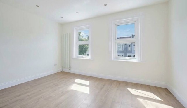 Modern Wimbledon apartment - 20 mins to central London