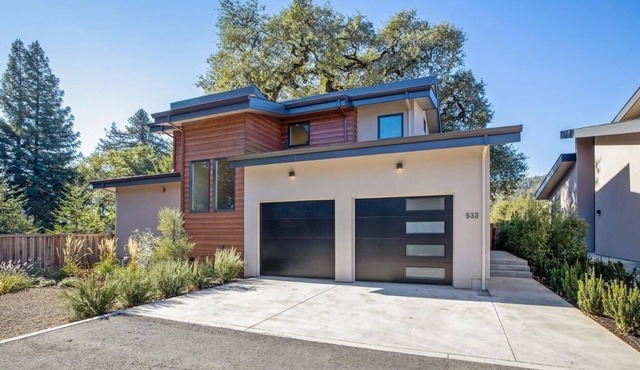 Modern Wine Country WFH Getaway!