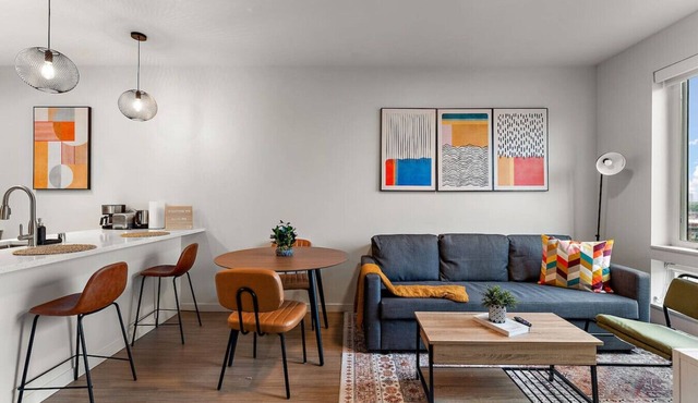 Modern Work-Friendly|Gym, Car, FAST Wi-Fi, Pets OK