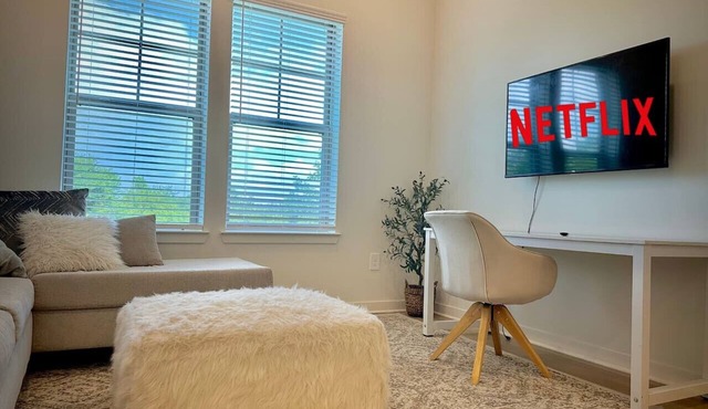 Modern, WorkerFriendly, Washer, Pool, Gym, Wifi