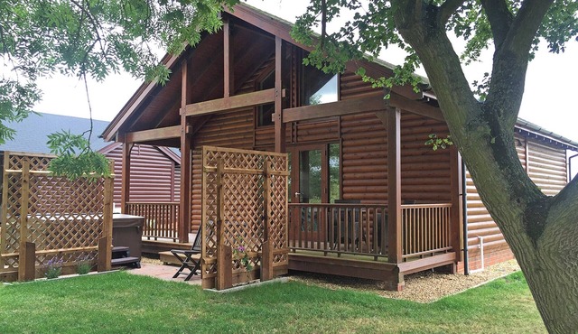 Modern yet rustic designed lodge, ideal for families or couples.