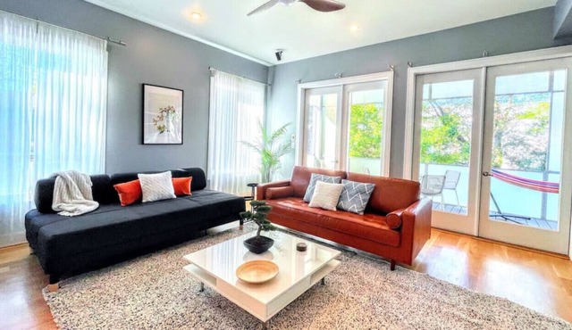 Modern Zen Manor VIEW KING Beds Rooftop Bar