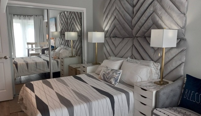 Modern1 bd on the creek front 15 min to State College