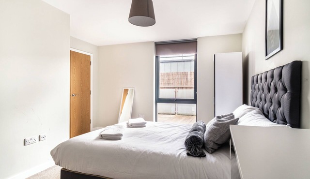 Modern1-Bedroom Penthouse Retreat: Experience the Best of City Centre Manchester