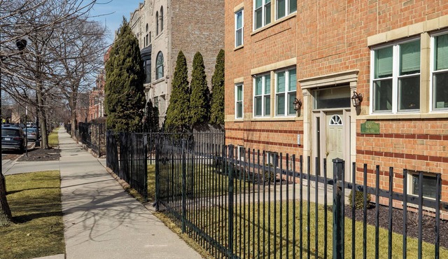 ModernFarmHouseChicago-Spacious 3-bedroom condo Near Downtown Chicago